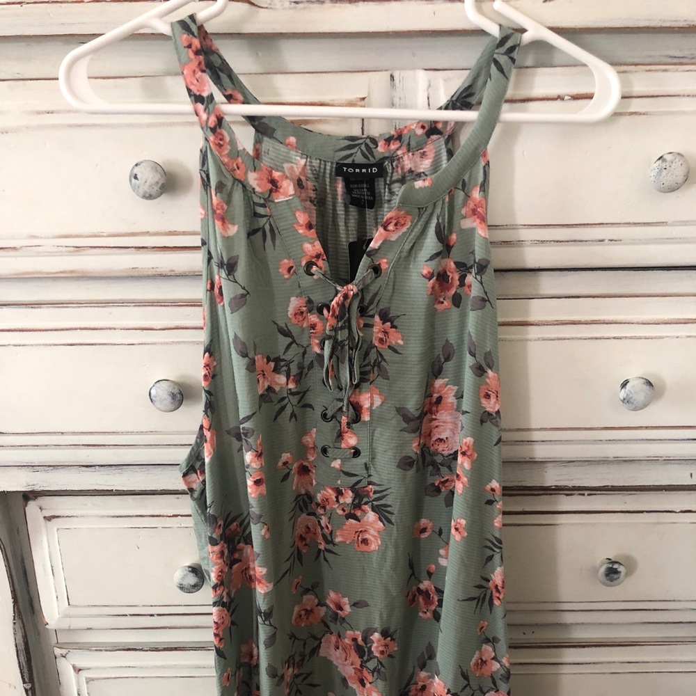 Torrid flowy tie tank